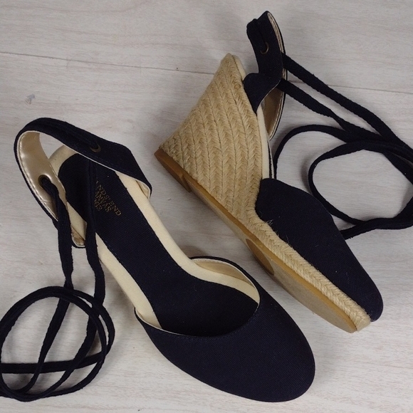 Lands' End Black and Tan Wedges with Lace Up Ankle Straps Size 7.5 - Picture 7 of 7